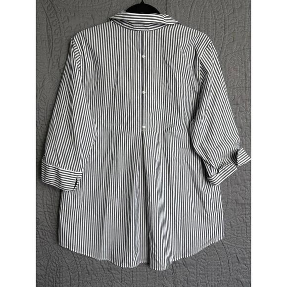 Chico's 2 No Iron Button Front Shirt Womans  Blue White Flip Cuffs - Picture 3 of 9
